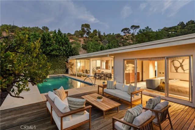 3511 Stonehill Place, Sherman Oaks, CA 91423