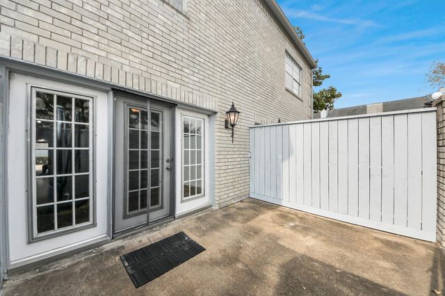 554 Wilcrest Drive 554, Houston, TX 77042