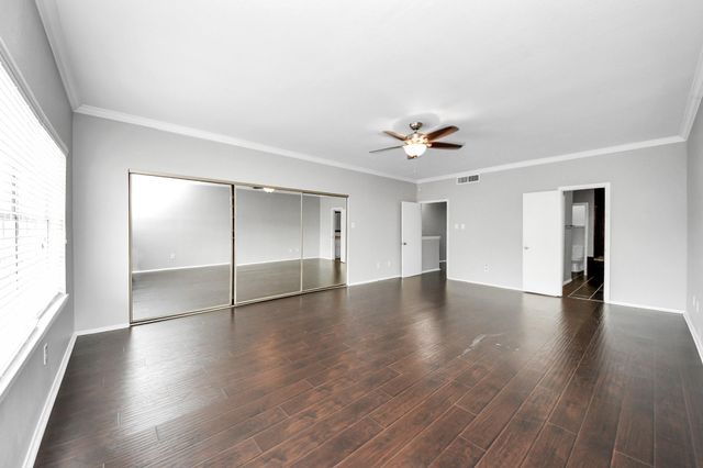 554 Wilcrest Drive 554, Houston, TX 77042