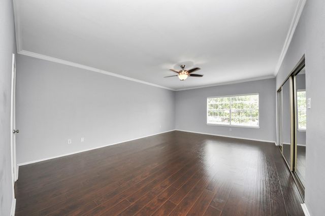 554 Wilcrest Drive 554, Houston, TX 77042