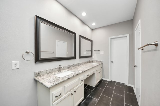 554 Wilcrest Drive 554, Houston, TX 77042