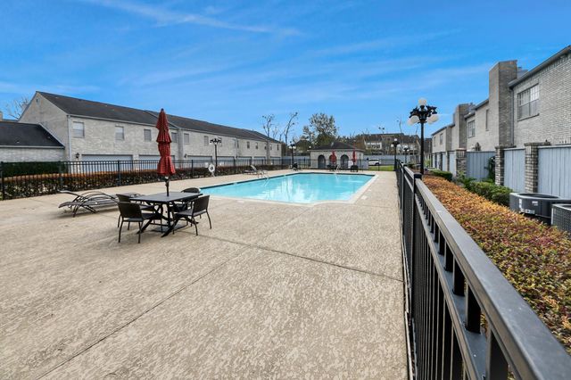 554 Wilcrest Drive 554, Houston, TX 77042