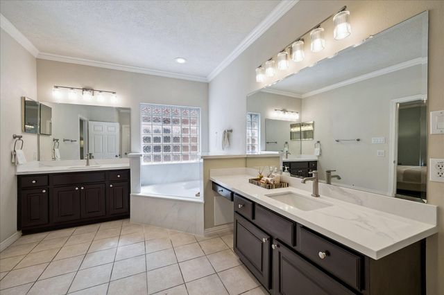 5638 Avalon Way, Houston, TX 77057