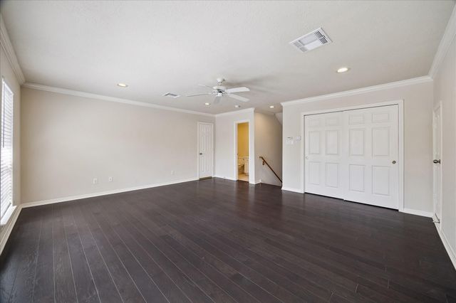 5638 Avalon Way, Houston, TX 77057