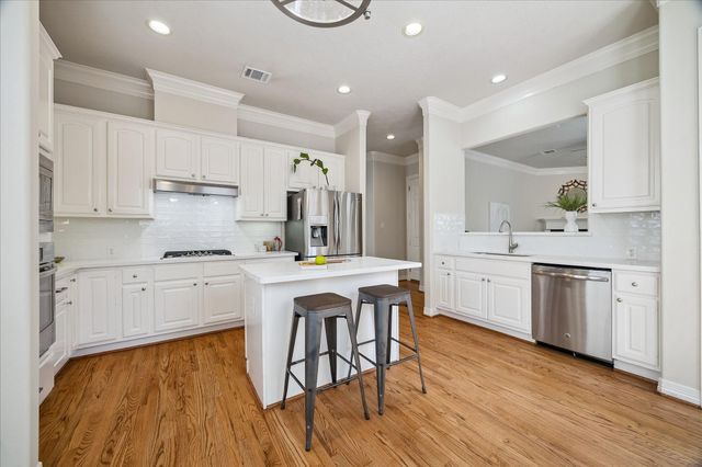 5638 Avalon Way, Houston, TX 77057