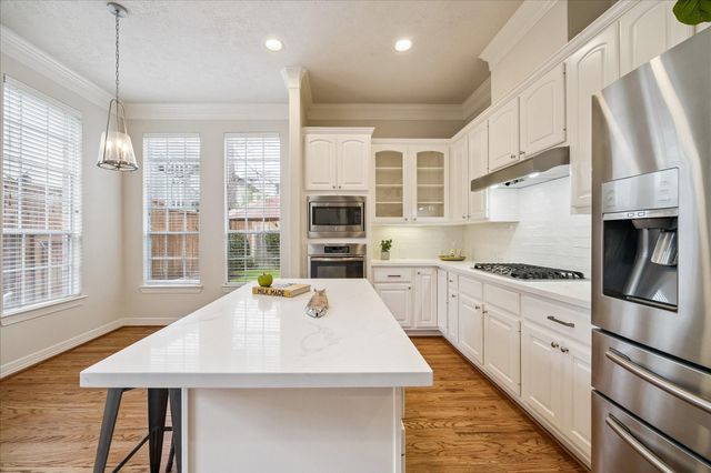 5638 Avalon Way, Houston, TX 77057