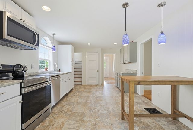 110 Essex St, Beverly, MA 01915