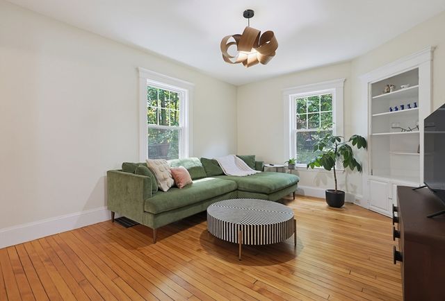 110 Essex St, Beverly, MA 01915