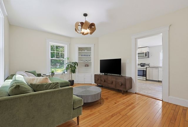 110 Essex St, Beverly, MA 01915