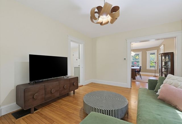 110 Essex St, Beverly, MA 01915