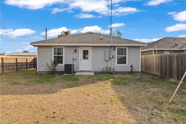 200 W 4th St, Alice, TX 78332