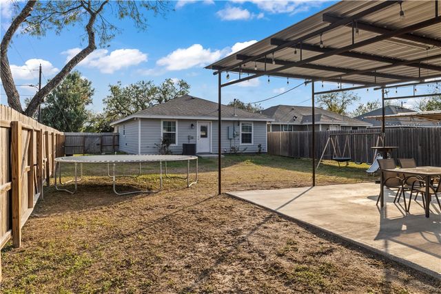 200 W 4th St, Alice, TX 78332