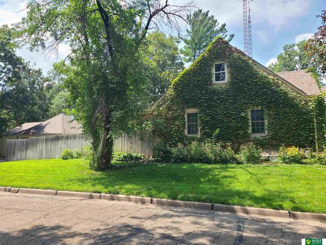 3791 B Street, Lincoln, NE 68510