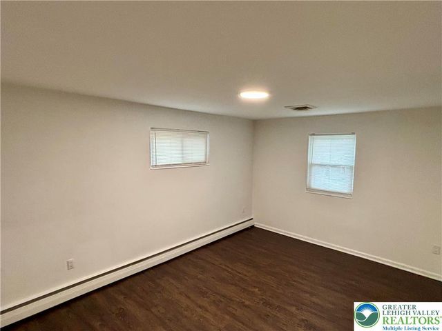 2240 West WOODLAWN Street, South Whitehall Twp, PA 18104