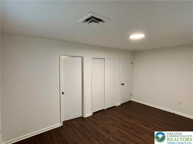 2240 West WOODLAWN Street, South Whitehall Twp, PA 18104