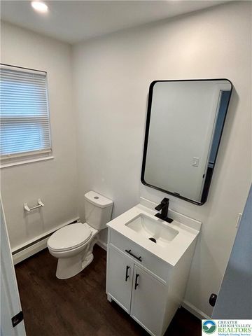 2240 West WOODLAWN Street, South Whitehall Twp, PA 18104