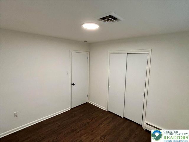 2240 West WOODLAWN Street, South Whitehall Twp, PA 18104