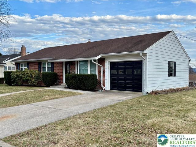 2240 West WOODLAWN Street, South Whitehall Twp, PA 18104