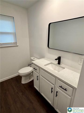 2240 West WOODLAWN Street, South Whitehall Twp, PA 18104