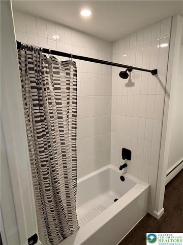 2240 West WOODLAWN Street, South Whitehall Twp, PA 18104