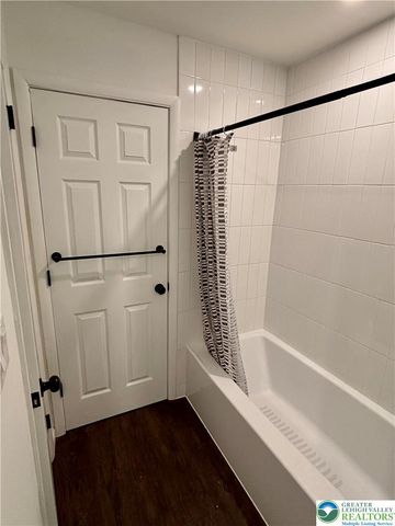 2240 West WOODLAWN Street, South Whitehall Twp, PA 18104