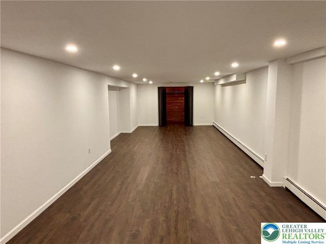 2240 West WOODLAWN Street, South Whitehall Twp, PA 18104