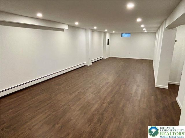 2240 West WOODLAWN Street, South Whitehall Twp, PA 18104