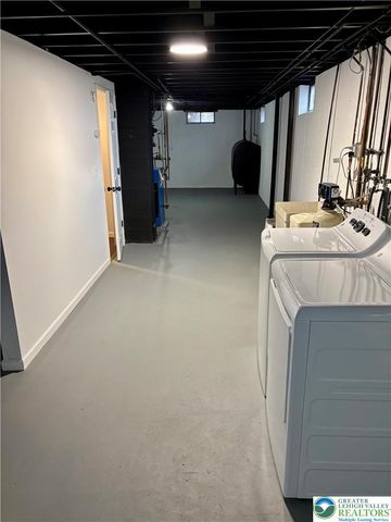 2240 West WOODLAWN Street, South Whitehall Twp, PA 18104