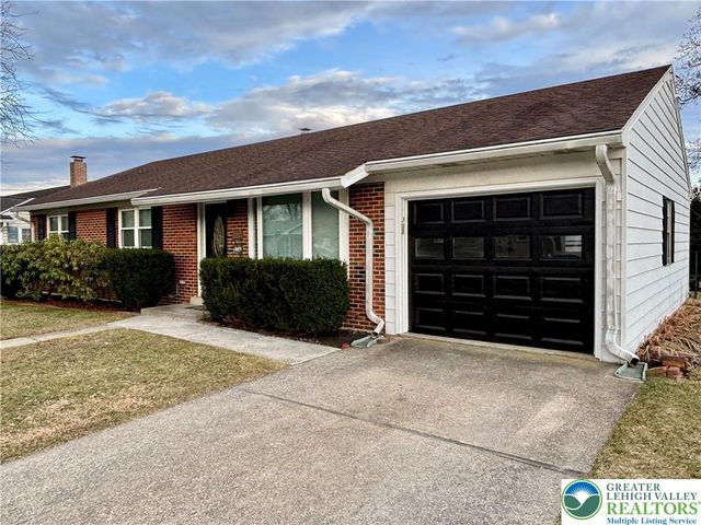 2240 West WOODLAWN Street, South Whitehall Twp, PA 18104