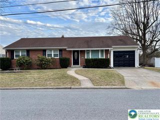 2240 West WOODLAWN Street, South Whitehall Twp, PA 18104