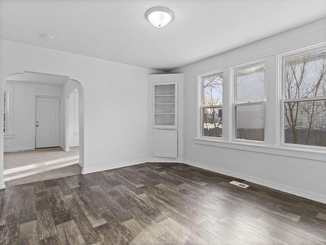 2409 N 21st STREET, Milwaukee, WI 53206