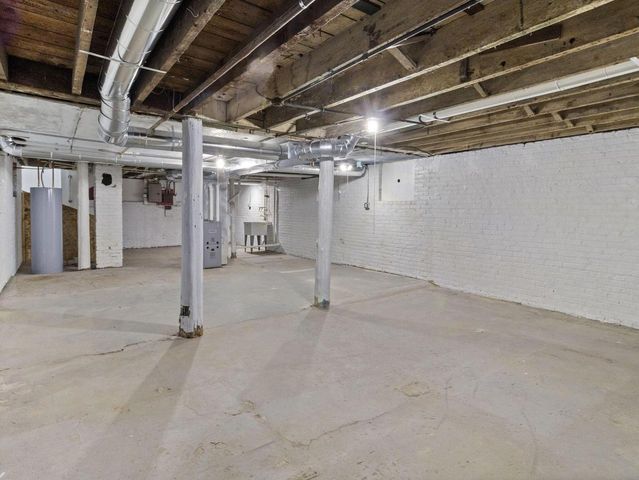 2409 N 21st STREET, Milwaukee, WI 53206