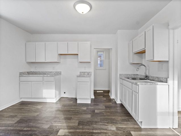 2409 N 21st STREET, Milwaukee, WI 53206