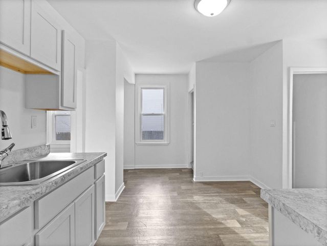 2409 N 21st STREET, Milwaukee, WI 53206