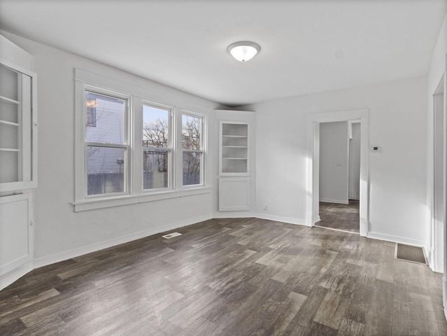 2409 N 21st STREET, Milwaukee, WI 53206