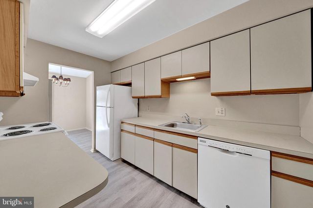 306-B MULBERRY CV, Mount Laurel, NJ 08054