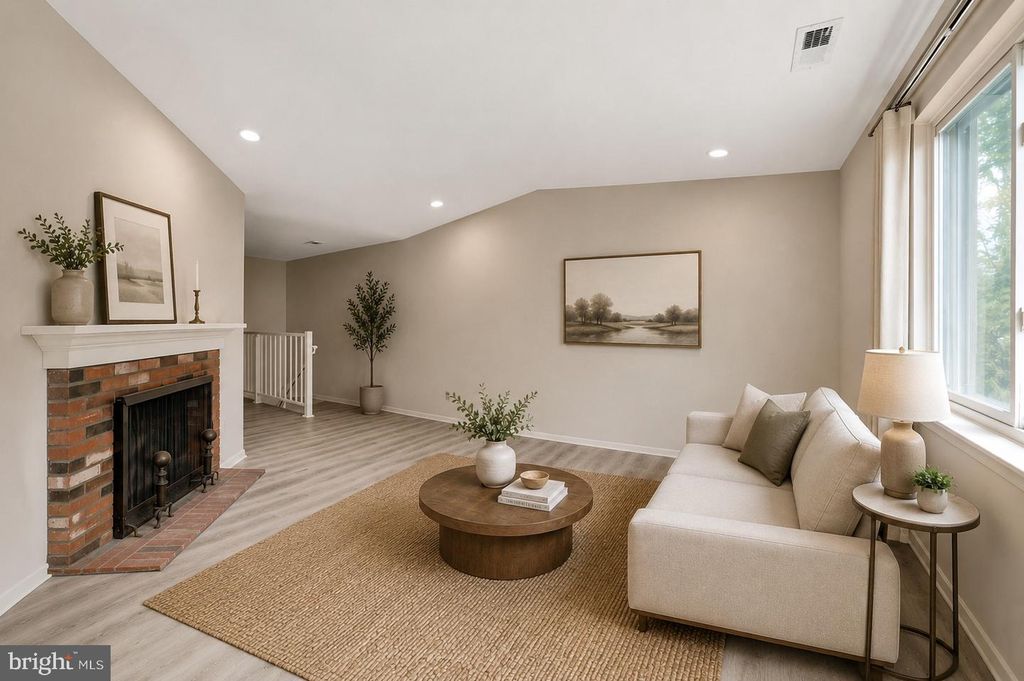 306-B MULBERRY CV, Mount Laurel, NJ 08054