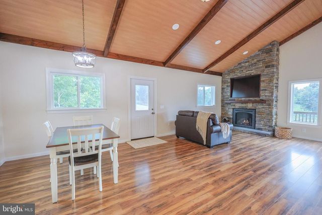 385 S MCDANIEL LN, Shenandoah, VA 22849