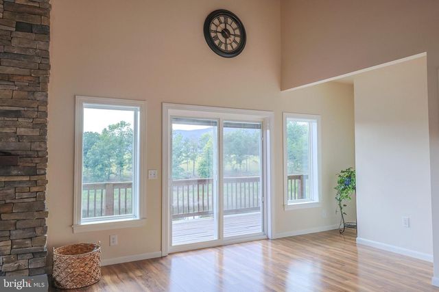 385 S MCDANIEL LN, Shenandoah, VA 22849