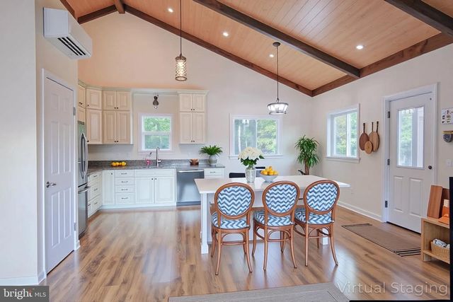 385 S MCDANIEL LN, Shenandoah, VA 22849