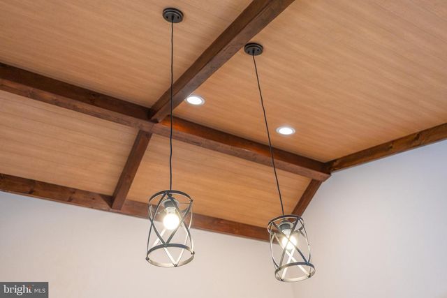 385 S MCDANIEL LN, Shenandoah, VA 22849