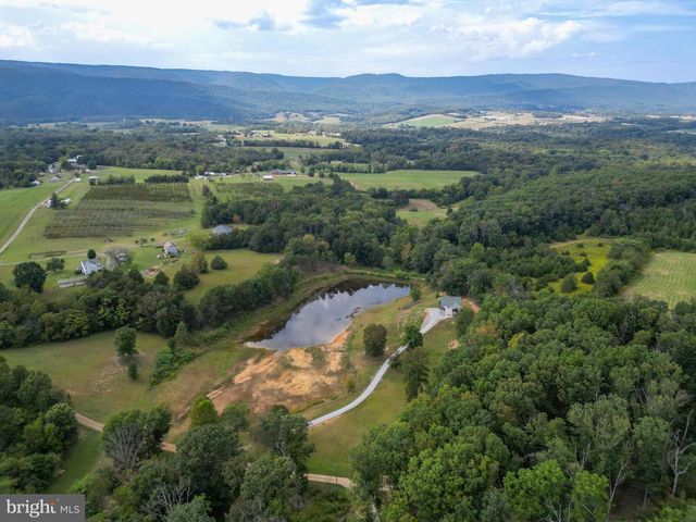 385 S MCDANIEL LN, Shenandoah, VA 22849