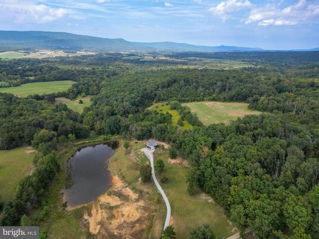 385 S MCDANIEL LN, Shenandoah, VA 22849