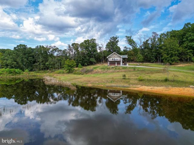 385 S MCDANIEL LN, Shenandoah, VA 22849