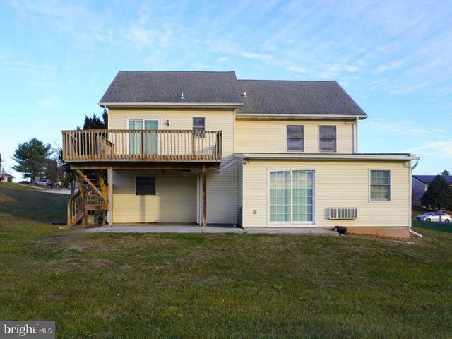 2973 VILLAGE SQUARE DR, Dover, PA 17315