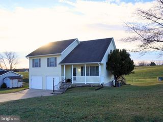 2973 VILLAGE SQUARE DR, Dover, PA 17315