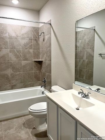 9223 Grand Western, Converse, TX 78109