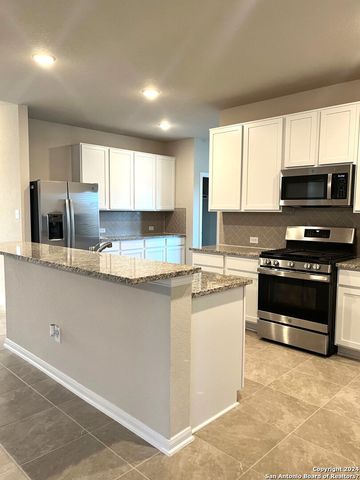 9223 Grand Western, Converse, TX 78109