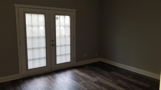 2100 Tanglewilde Street 525, Houston, TX 77063