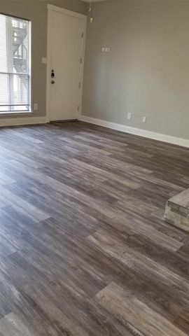 2100 Tanglewilde Street 525, Houston, TX 77063